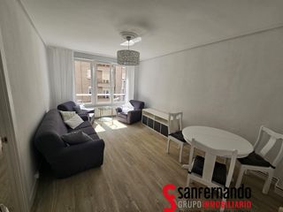 Affitto Appartamento  Calle de francisco cubria. Se alquila piso para mir de tres habitaciones, baño y aseo