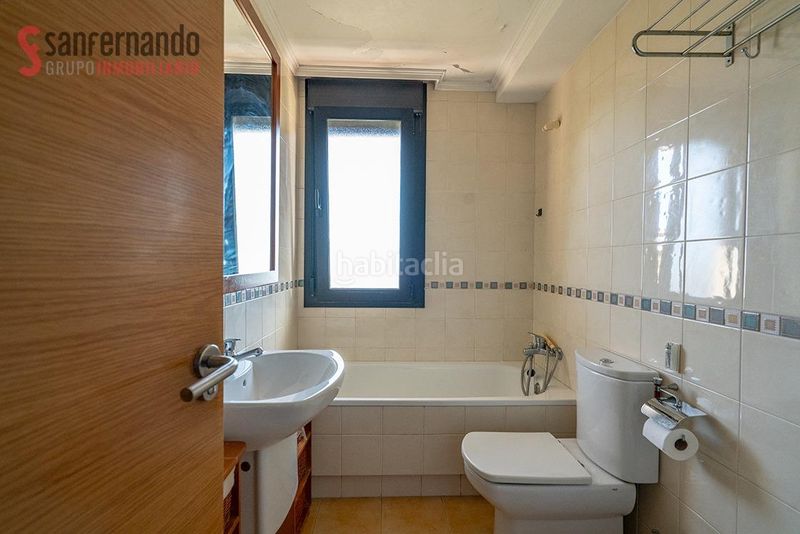 Foto c3d1604c-91df-4f64-9e0d-948e948460bd. Planta baixa amb calefacció aparcament a Suances