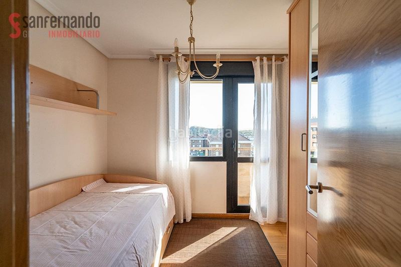 Foto ccfe6def-2cf6-4abb-9398-4fcaa70f06d2. Planta baixa amb calefacció aparcament a Suances