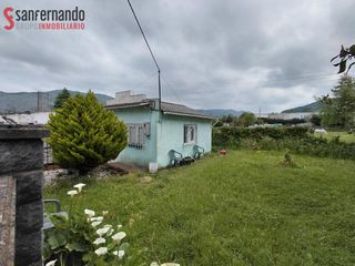 Haus  Calle san fernando 17b. Terreno con construcción en los corrales de buelna