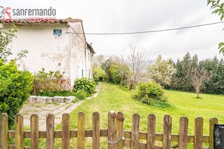 Bauernhof in Inmobiliaria - Barreda. Casa con terreno en torrelavega en la zona de caserios.