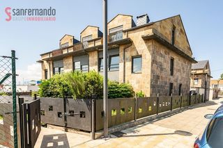 Casa adossada a Cudón. Magnífico chalet adosado en cudon. miengo