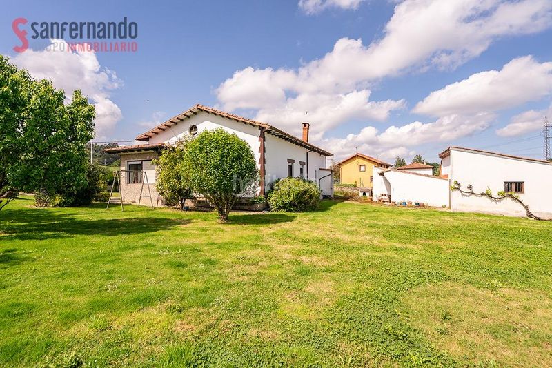 Foto 80b8a9bb-9959-4a24-be9e-eaa4fdd7e04b. Casa amb calefacció aparcament a Reocín