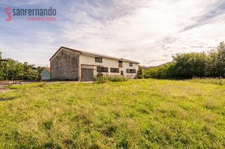 Maison  Barrio la calzada. En puente arce se vende casa con nave y almacén