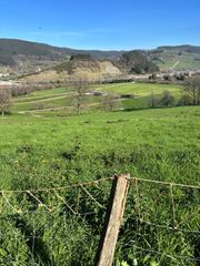 Landgut in Castañeda. Terreno rustico con posibilidad de construir