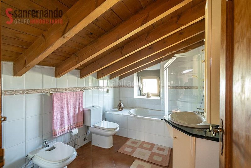 Foto bf3b1f54-f601-4a15-9dbd-4d6a62b9442a. Casa amb calefacció aparcament a Tanos Torrelavega