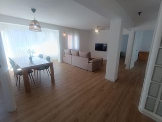 Miete Etagenwohnung  Calle calle colombia. Se alquila piso de tres habitaciones, con trastero y parking com