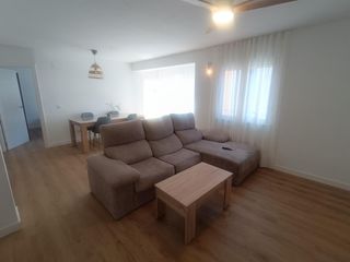 Affitto Appartamento  Calle calle colombia. Se alquila piso de tres habitaciones, con trastero y parking com