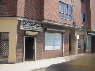 Local Comercial en Calle de la Gloria