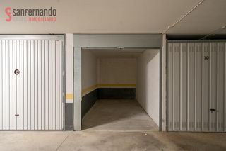 Aparcament cotxe  Calle villanosa-miengo. Garaje cerrado en el centro de miengo