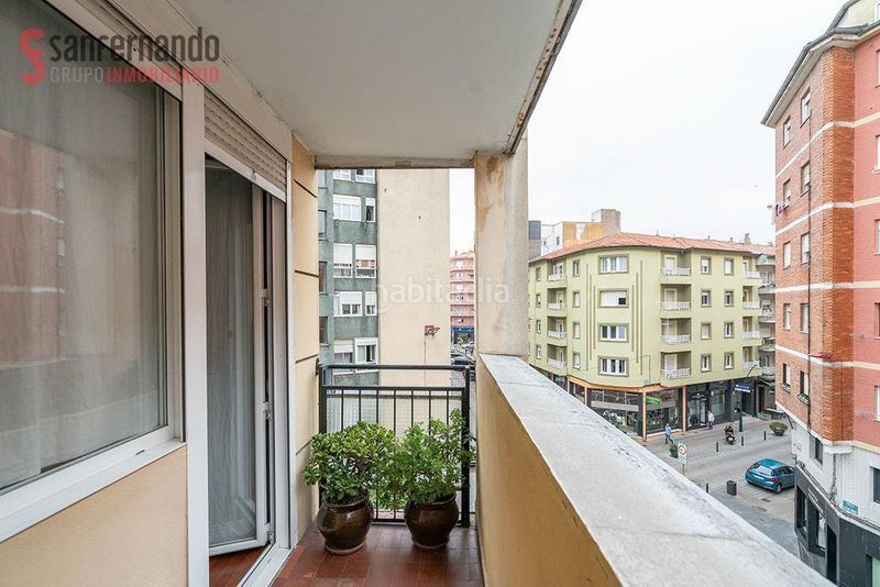 Foto 4ccb70a6-884c-477e-87ae-bd3424fc2974. Pis amb calefacció a Inmobiliaria - Barreda Torrelavega