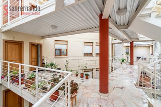 Etagenwohnung  Avenida del chopo 1. Piso de tres habitaciones, baño, aseo y garaje en santiago de ca