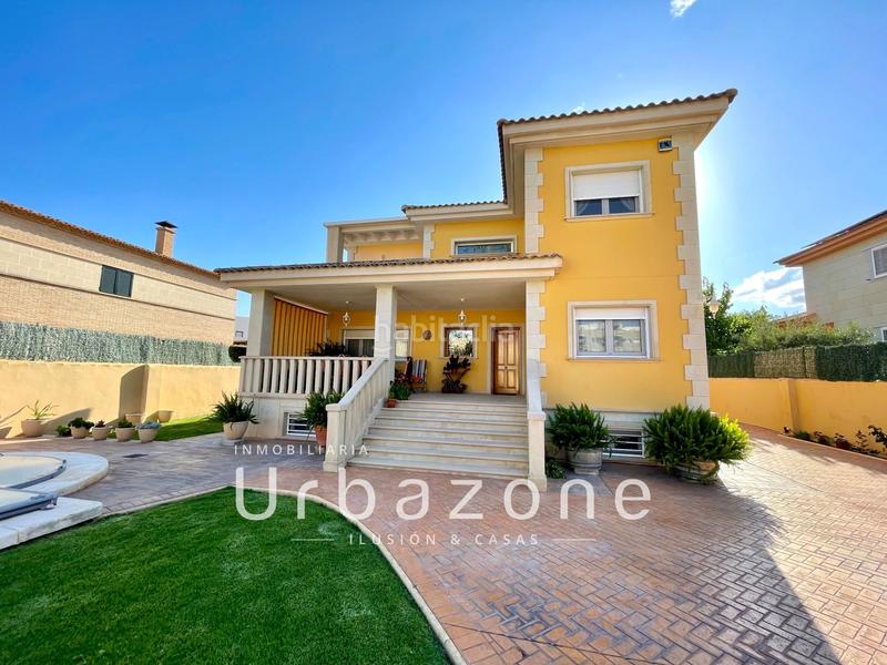Foto 66c6fa49-f33f-4cf8-bb68-26cb08fe2c51. Casa chalet independiente Centro en Centro Mutxamel