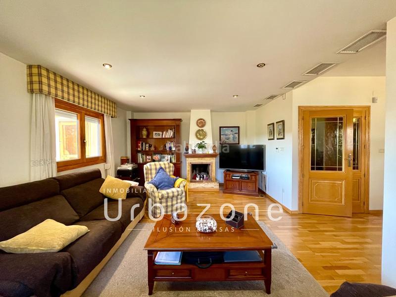 Foto f84da932-2684-4bc3-92de-b56bbb3a9c0a. Casa chalet independiente Centro en Centro Mutxamel