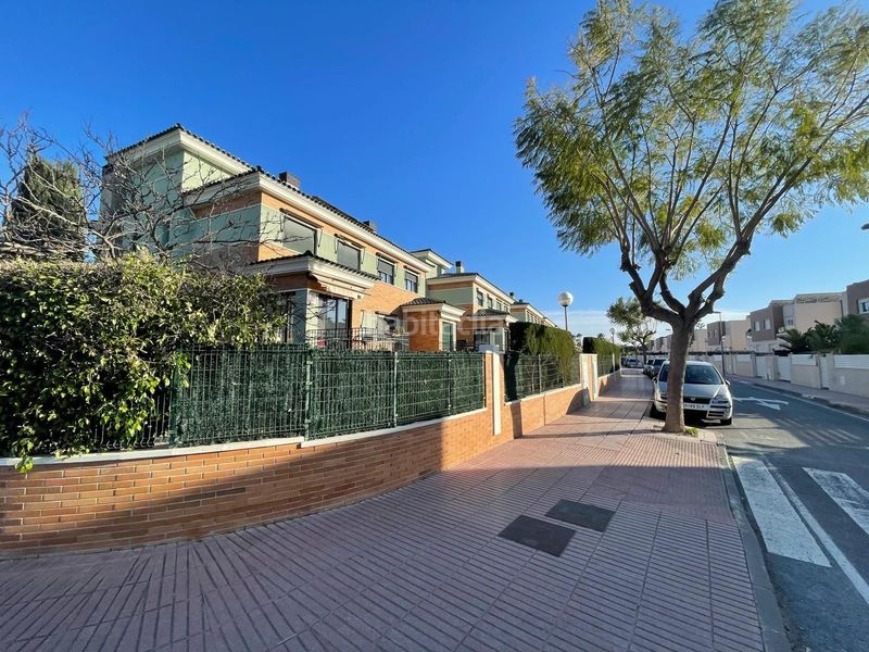 Foto 17e9d46a-1353-4e7f-8e12-f66880ae669d. Casa a de les paulines 15 a Almajada-Ravel Mutxamel