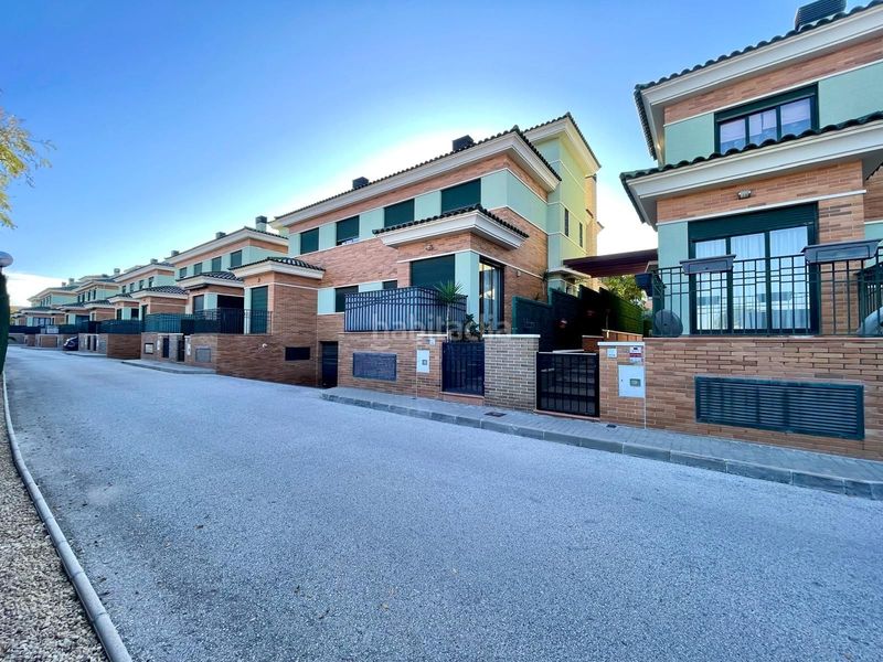 Foto 5d8ea0f7-aefc-4bd9-ae2f-0ae32d7c4ce3. Casa a de les paulines 15 a Almajada-Ravel Mutxamel