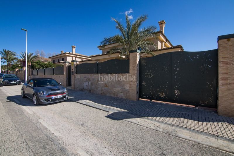 Foto aca33a46-6bc3-46f9-a427-1f8e57569e4d. Xalet amb calefacció aparcament piscina a Peña de las Águilas Elche / Elx