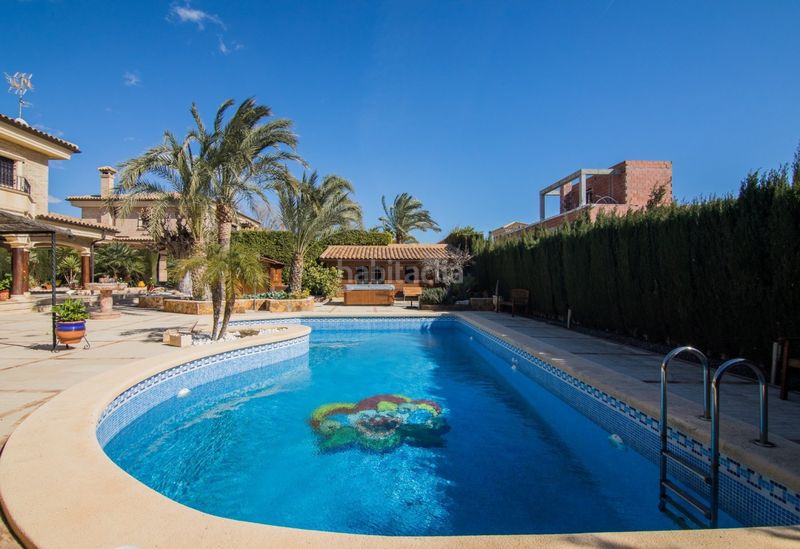 Foto fc518ac8-86c3-4726-b1a1-71333c54c1ca. Xalet amb calefacció aparcament piscina a Peña de las Águilas Elche / Elx