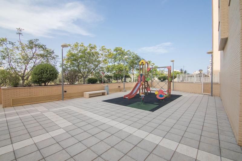 Foto 7f26eb33-1b60-420f-9640-111d477d6158. Appartamento con riscaldamento parcheggio piscina in Campello (el)