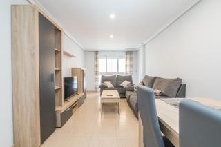 Lloguer Pis a Calle federico garcía lorca 89. Amplio y luminoso piso con plaza de garaje!