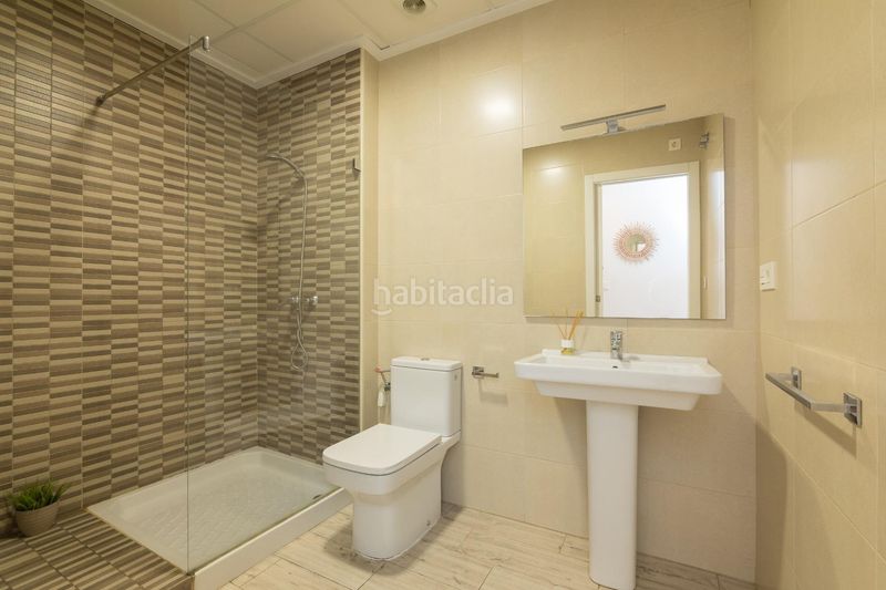 Foto 2e5ad4df-f62b-4022-86a6-d7ced0ba5d92. Planta baixa a calle de beethoven 5 a Centro Elche / Elx