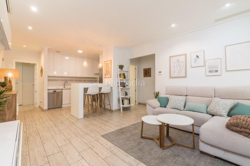 Foto 30aa9c2e-2e04-4962-8cc2-f8ce2f57ea2c. Planta baixa a calle de beethoven 5 a Centro Elche / Elx