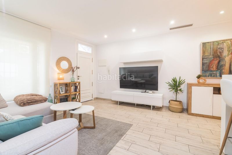 Foto 85cd728b-a926-47ef-915b-aab0e809b4e1. Planta baixa a calle de beethoven 5 a Centro Elche / Elx