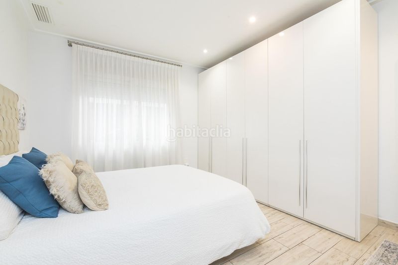 Foto d579c9e9-4005-4db4-b8cc-d727512174ae. Planta baixa a calle de beethoven 5 a Centro Elche / Elx