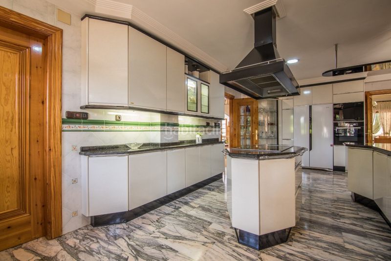 Foto 2788359b-8754-45b3-ae36-0dfcce45d47f. Xalet amb aparcament piscina a Alzabares Elche / Elx