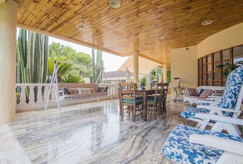 Foto 427360b3-154d-43bf-94a1-37799fc38ac1. Xalet amb aparcament piscina a Alzabares Elche / Elx