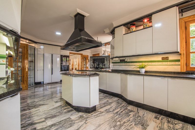 Foto 92517217-035d-47d3-897e-c97418b14057. Xalet amb aparcament piscina a Alzabares Elche / Elx