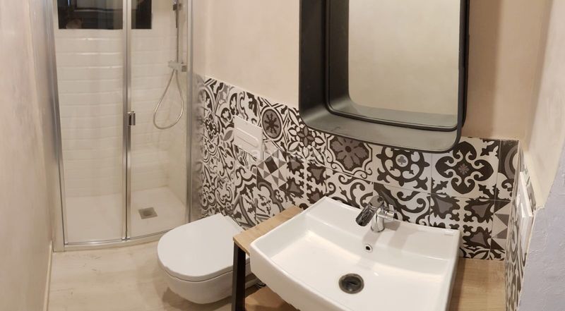 Foto a2085f7b-68c9-48c7-8480-d4473c39e9d0. Local comercial amb calefacció a Porta Barcelona