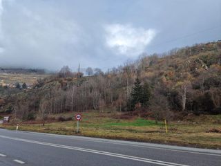 Casa in Vielha e Mijaran. Finca rustica con posibilidades situada en el poligono industria