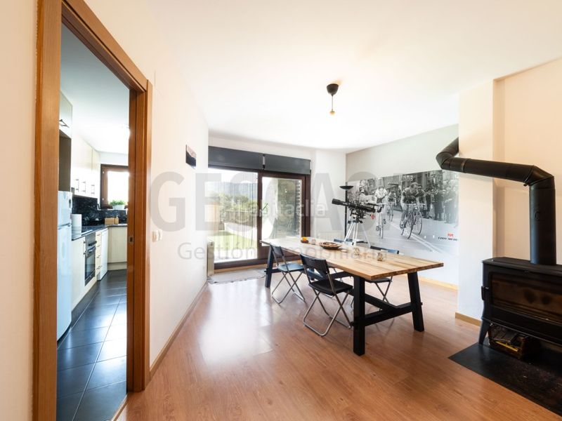 Foto 8f884406-3d66-440d-9fd2-befb92f5fa42. Apartament amb aparcament a Pont de Suert (El)