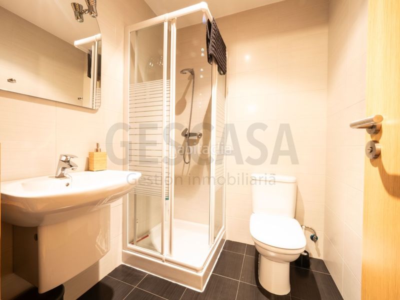 Foto bf340e8c-cca5-41b8-bf9e-232b10dafcbd. Apartament amb aparcament a Pont de Suert (El)