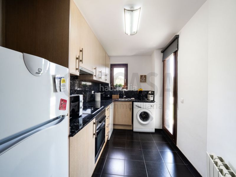 Foto c13838af-4950-4b2e-8919-32414dea3d27. Apartament amb aparcament a Pont de Suert (El)