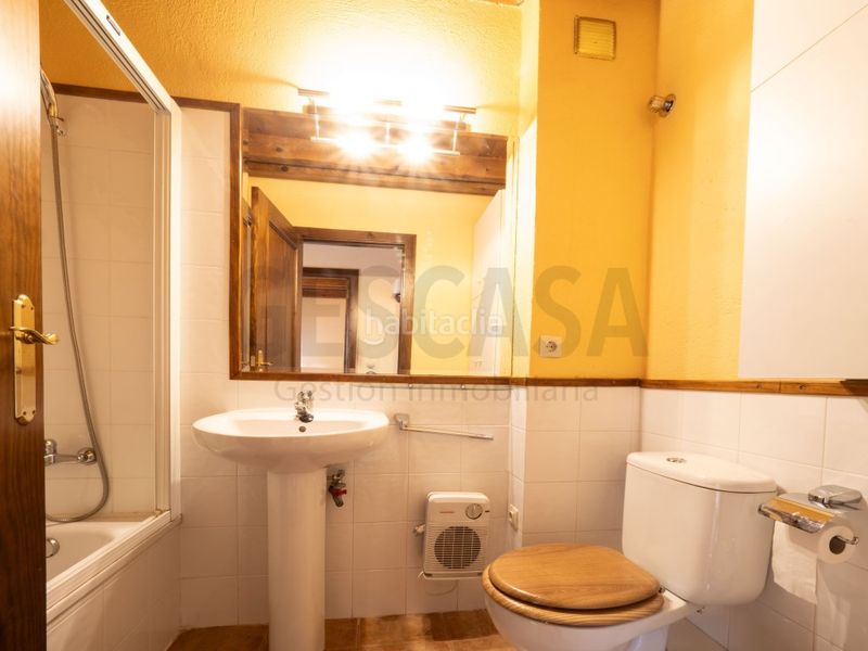 Foto cde493ec-d403-47f5-8d09-ad5b97fc8fd8. Pis amb aparcament a Vilac Vielha e Mijaran