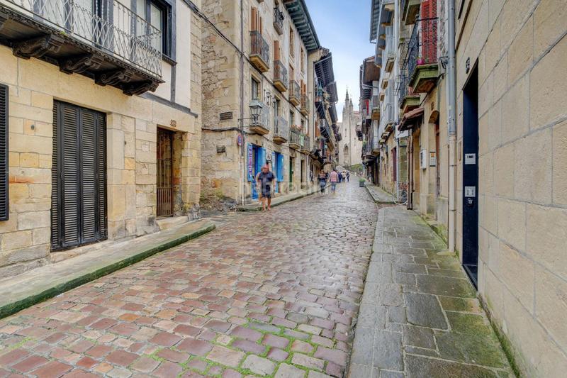 Foto e9b02e27-55c2-42cd-ae31-d963d11e79a0. Alquiler piso en murrua kalea en Hondarribia