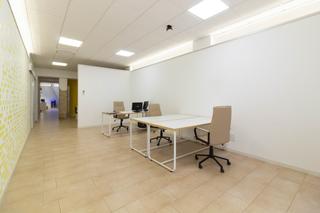 Rent Office space in Calle puerto rico 22. Alquiler de puestos de trabajo con todo incluido en pleno corazó