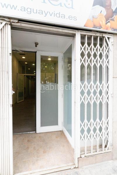 Foto c6c351a1-be19-44f9-b58e-d6e404d6b411. Traspàs local comercial a Arrancapins Valencia