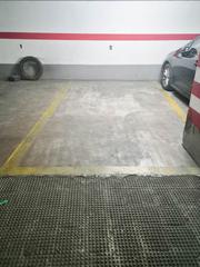 Aparcament cotxe  Calle calle de la reina doña maría. Plaza de garaje en ruzafa para coche mediano