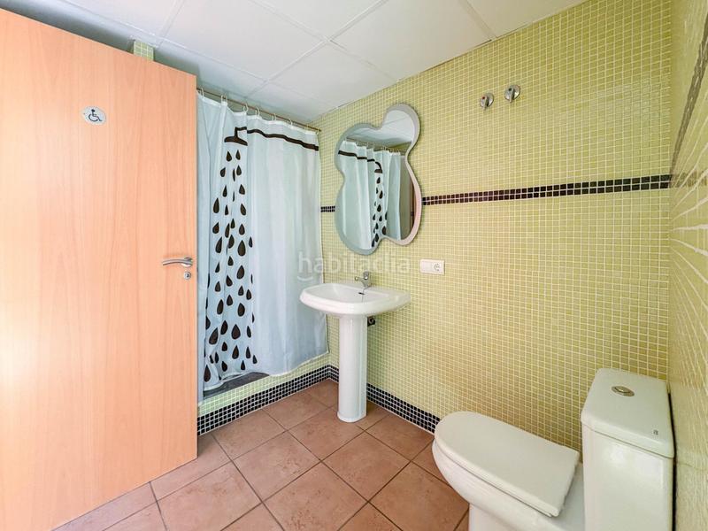 Foto 6eeb94fe-0ce2-42f5-8f29-a12ebd523b67. Pas-de-porte local commercial dans Russafa Valencia