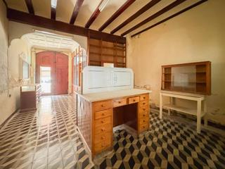 Maison à Calle dr bosch marin 14. En venta mansion de finales del siglo xix y edificio colindante