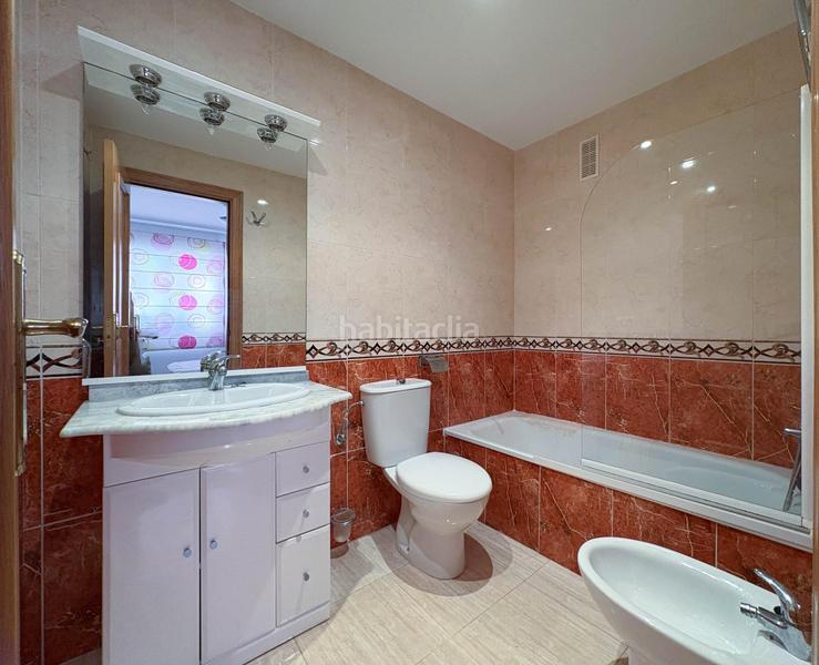 Foto d04fd3d1-241d-4284-9f42-f80663ab1bd9. Apartamento  en primera linea con licencia turistica en Oropesa del Mar