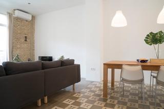 Affitto Appartamento  Calle mariola. Piso reformado para vivir con balcón con mesa y sillas