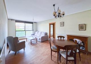 Affitto Appartamento  Calle luis merelo y mas 1. Pisazo de dos dormitorios y dos baños con garaje y trastero en z
