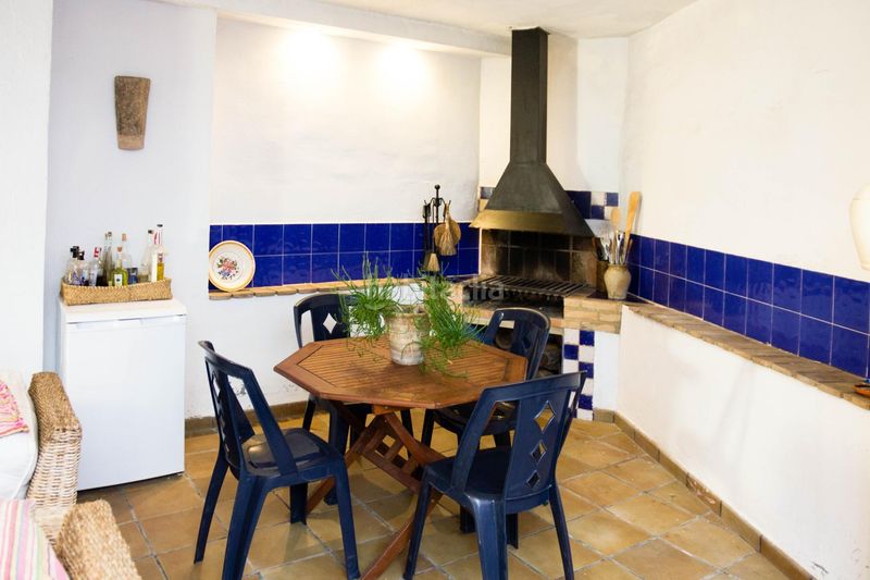Foto f25c74cb-ab7b-4277-9cba-f847be093032. Casa amb aparcament a Riba - roja de Túria