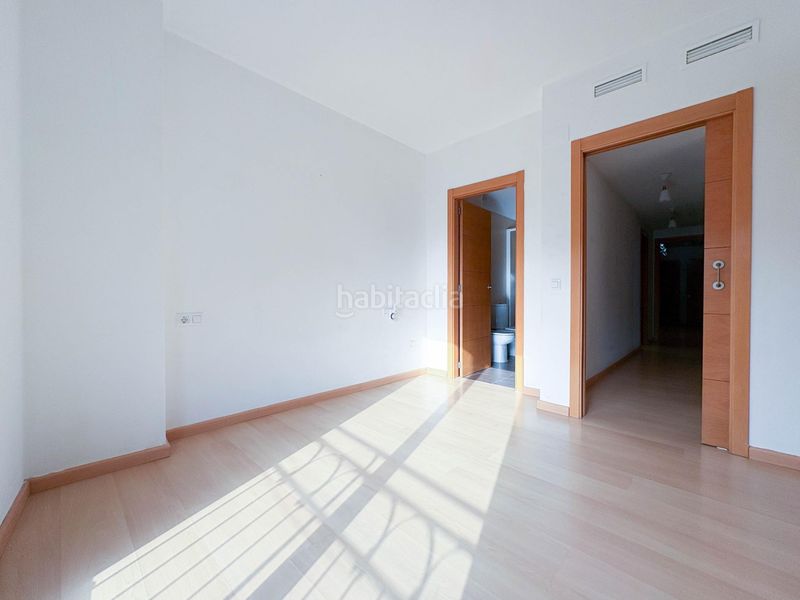 Foto 3ed3bec2-2358-4e68-85a5-27efcf329bc6. Pis a Núcleo Urbano Pobla de Vallbona (la)