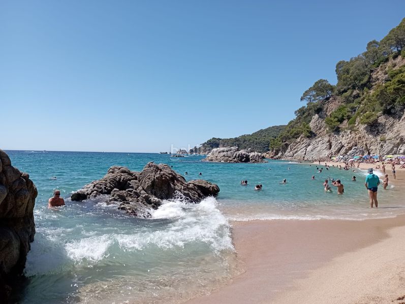 Foto 2711bff9-07a0-40f0-976d-6e1f39850e72. Apartament amb calefacció aparcament a Centre Lloret de Mar
