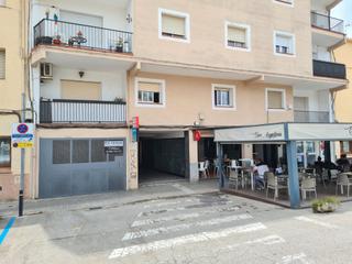 Aparcament cotxe a Plaça del firal 10